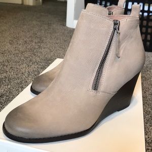 caslon wesley wedge bootie